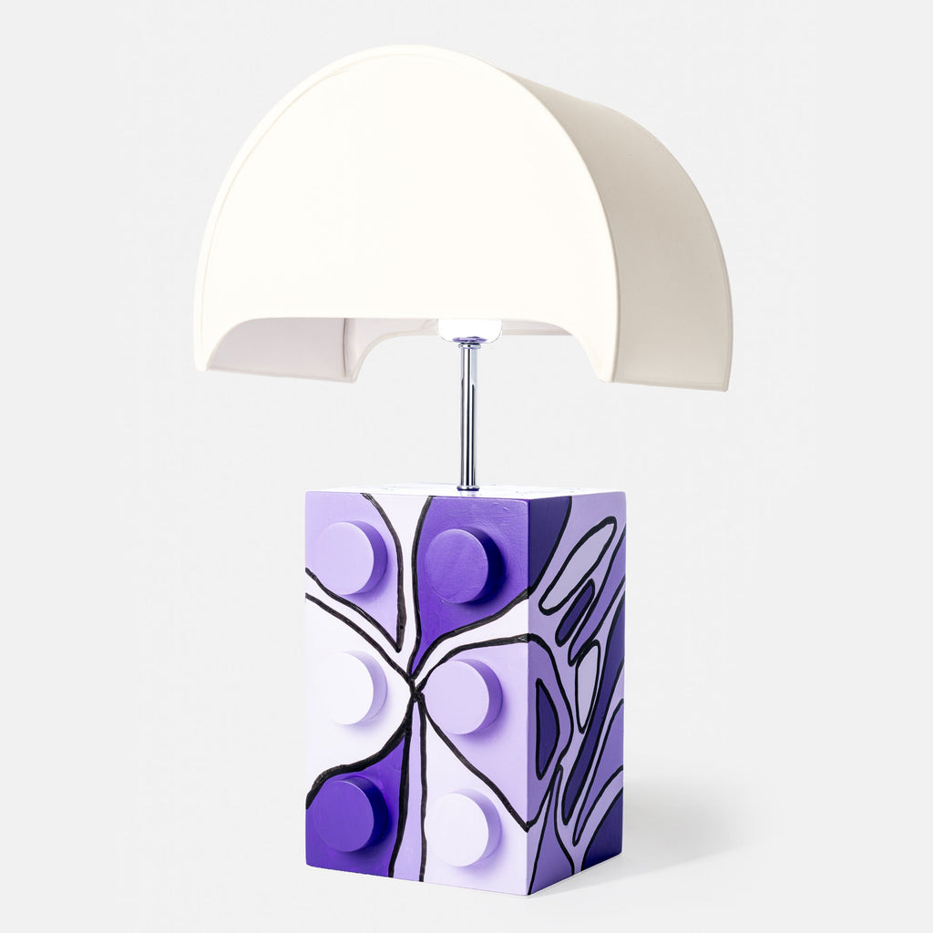 Echoes Of Luminara Masa Lambası